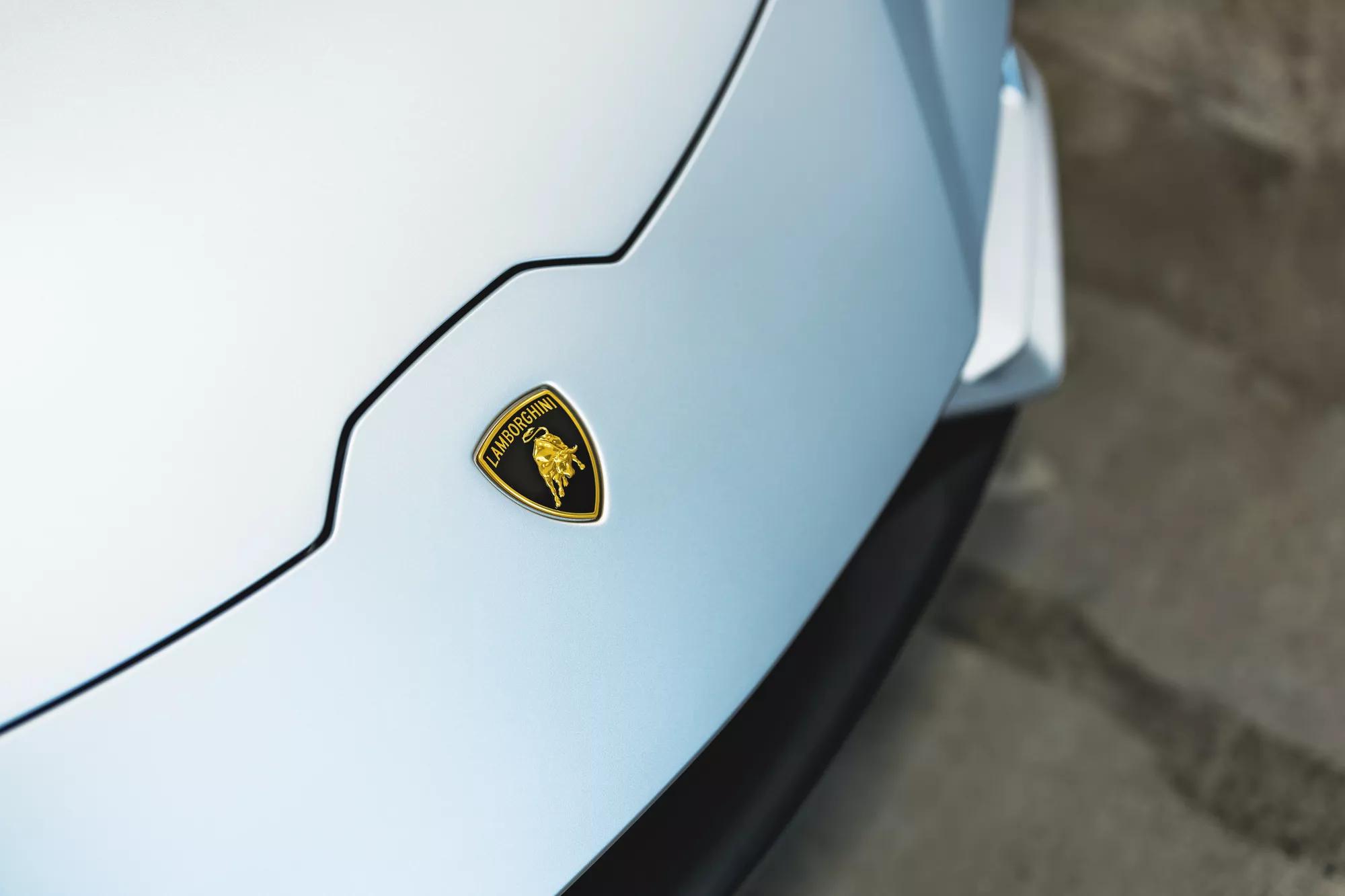 2023 Lamborghini Huracan EVO Spyder - Satin Silver - (Slth WC, XR WC, FSN Pt,P,GLS, WLS) 37