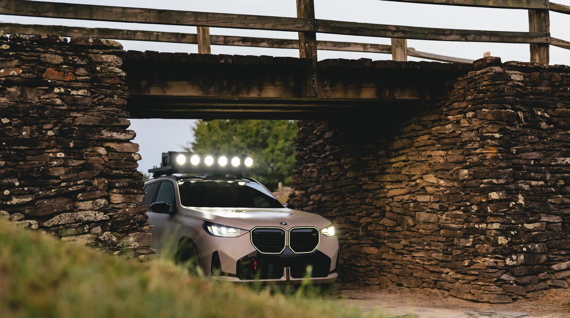 BMW Rebelle Rally Hand Over -24.png